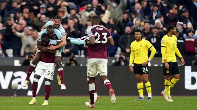 West Ham Stun Chelsea The Sunday Mail